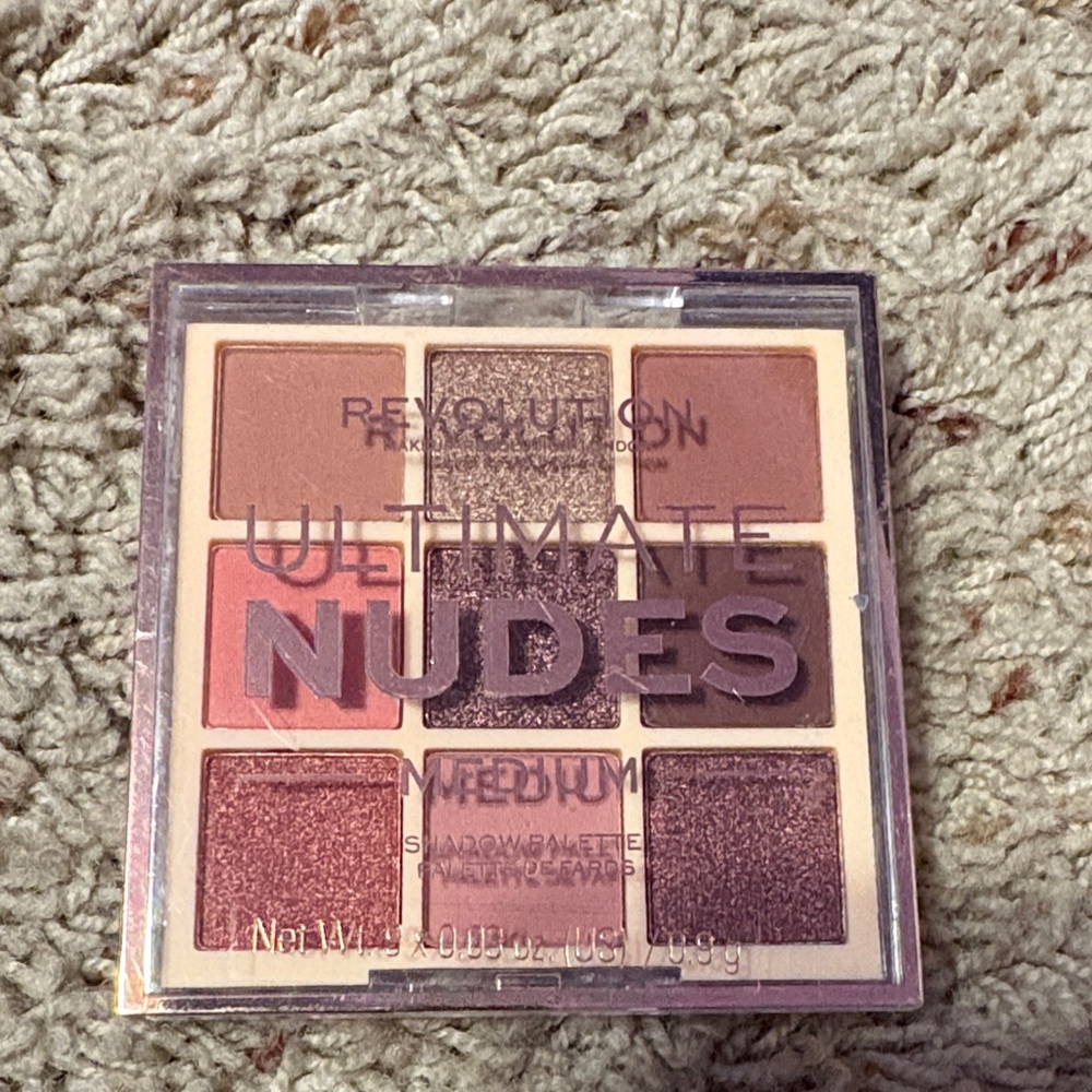 Revolution Nudes Medium Eyeshadow Palette